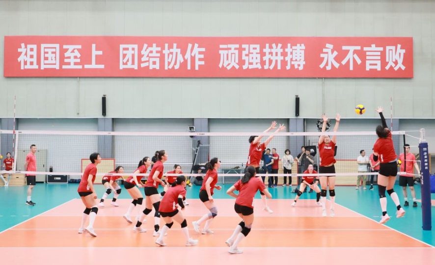 九游娱乐app的手机版与电脑版对比